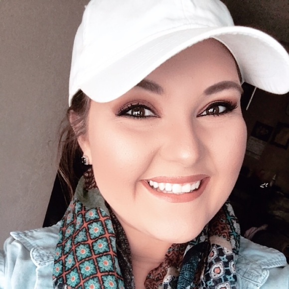 Meet your Posher, Jackie - Picture 7 of 8